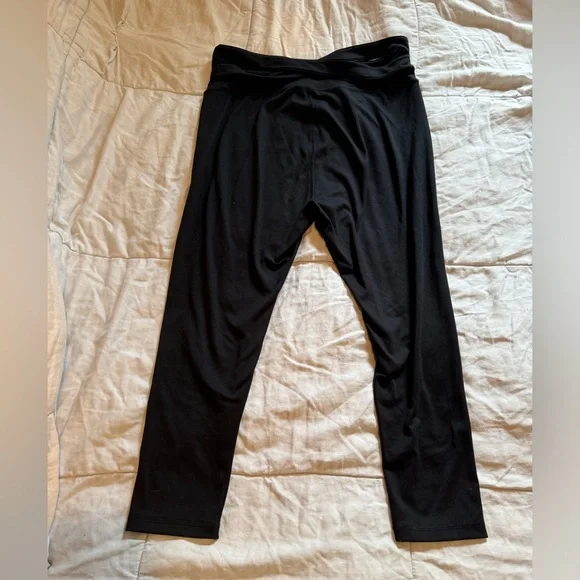 Victoria Secret Flow On Point Strappy Leggings nwot - Picture 2 of 5